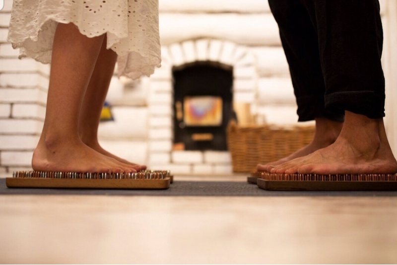 Уникальная терапия на доске с гвоздями Sadhu Board