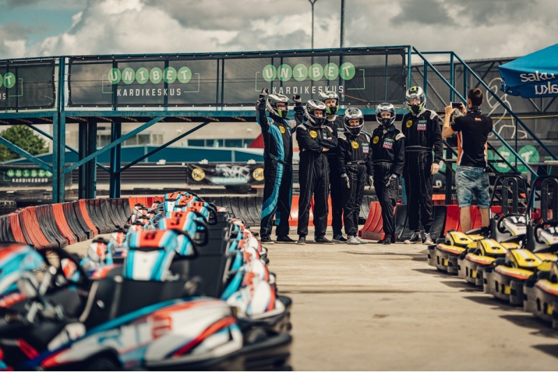 Соревнования Grand Prix с любительскими картингами на 8 человек в "Unibet Kardikeskuses"