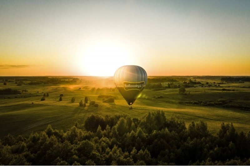 Утренний полет на воздушном шаре в Вильнюсе или Тракае с «Авиацентром»