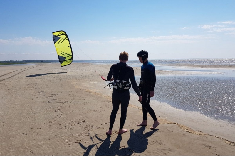 Попробуй кайтсерфинг в "Surf center" в Пярну