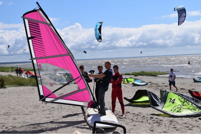 Обучение виндсерфинга в "Surf center" в Пярну